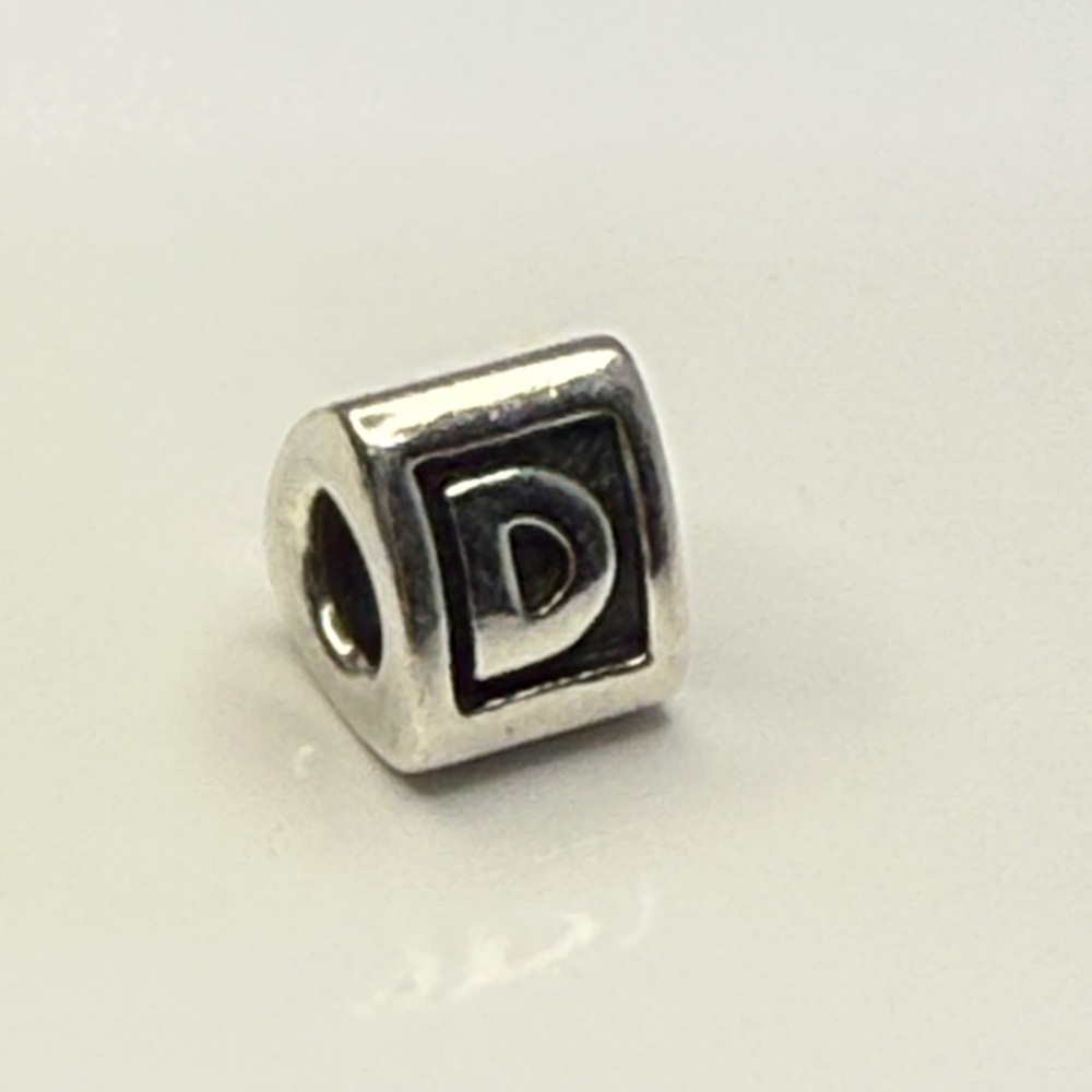 ✨ Retired Pandora Sterling Silver Alphabet “D” Cube Charm ✨
